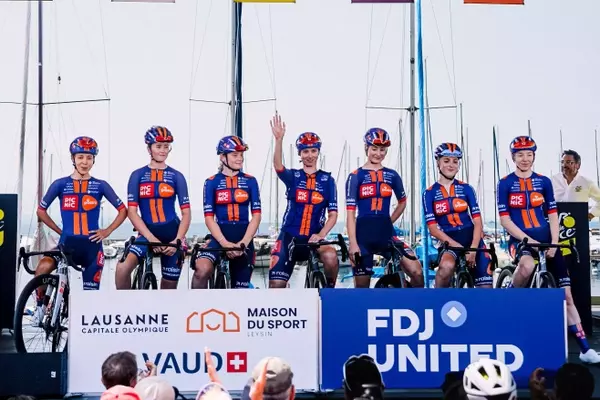 British Cyclist Robyn Clay Overcomes Illness to Complete Tour de France Femmes Debut