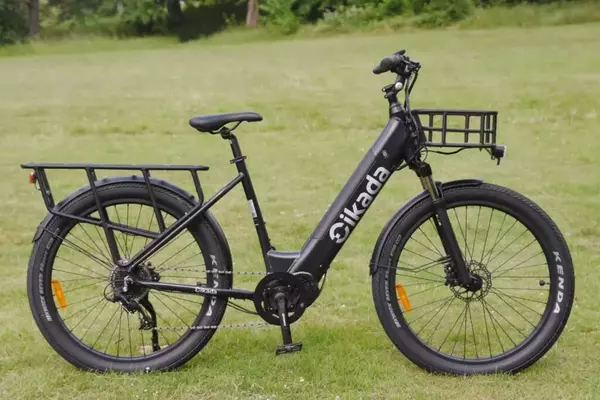 Cikada Touring: A Versatile E-Bike for Hauling and Exploration