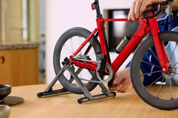 Lego Icons Road Bike Set Discounted to Under £100 on Amazon