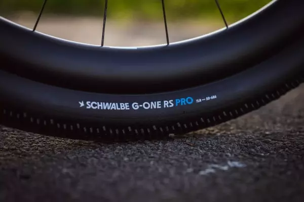 Schwalbe Unveils 32-Inch Gravel Tires, Sparking Industry Debate on Bike Compatibility