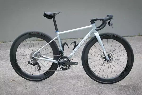BlackHeart Road Plus AL: Blending Road Bike Agility with Gravel Capability
