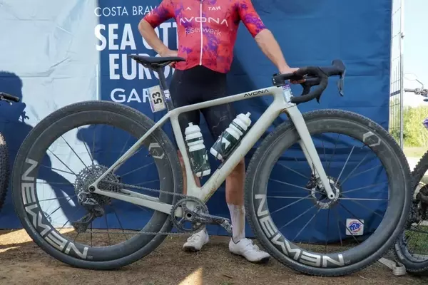 Leon Kaiser Achieves Victory at Sea Otter UCI Gravel Race with Unreleased 32-inch Wheels and Bicycle