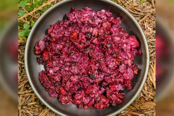 Berry Breakfast Crumble: The Ultimate Trail Fuel