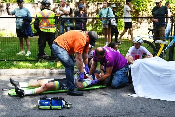 Massive Crash Disrupts World Championships Women's Road Race, Eliminating Top Contenders