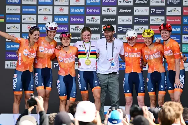 Demi Vollering's World Championship Triumph: A Testament to Teamwork